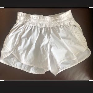 Lululemon tracker short V 4”